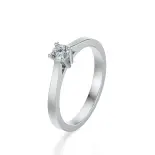 Pierścionek zaręczynowy z brylantem